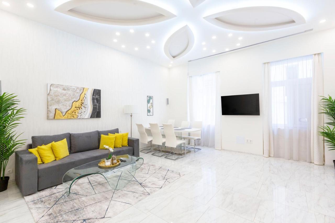 Luxurious Central Apartment Next To The Danube River Budapest Exterior photo